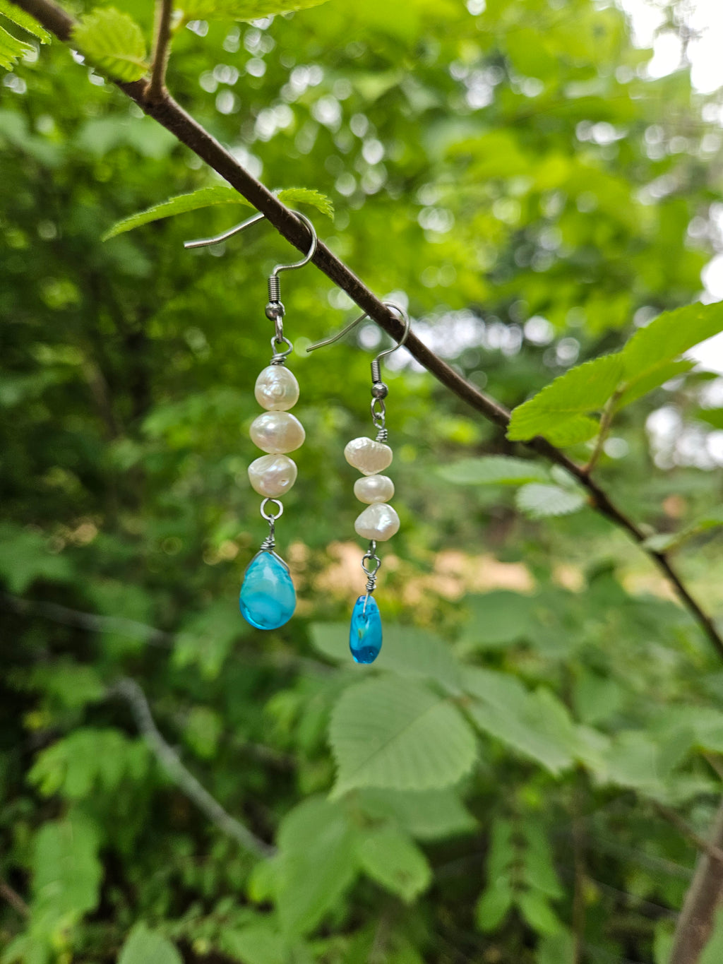 Fresh water pearl dangle earrings